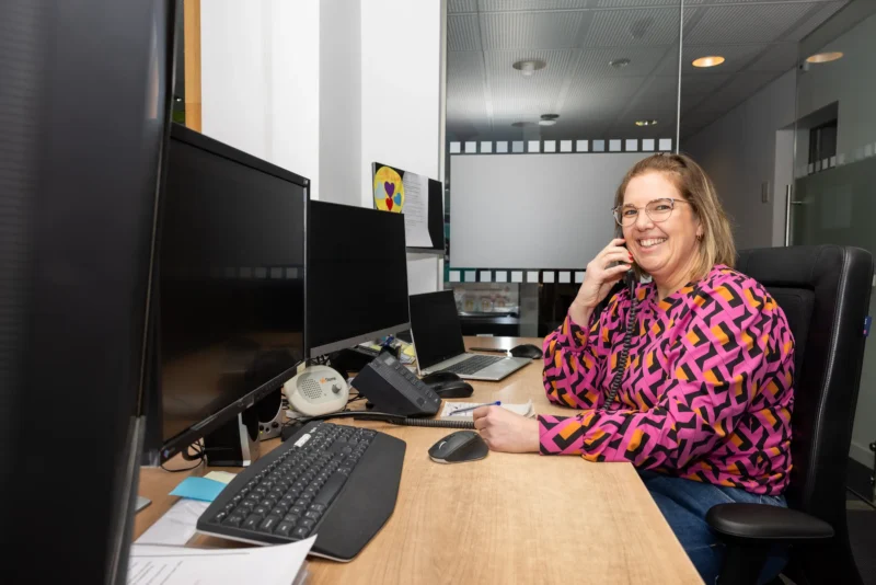 Simone werkt met veel plezier bij de Zorgcentrale, door begeleiding van Ambitie.